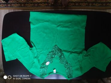 зеленый пуховик: Блузка