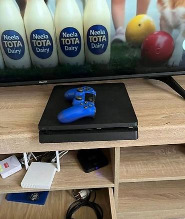 PS4 FAT 500 гигабайт, 1 джойстик, 2 диска need for speed, fifa18 в