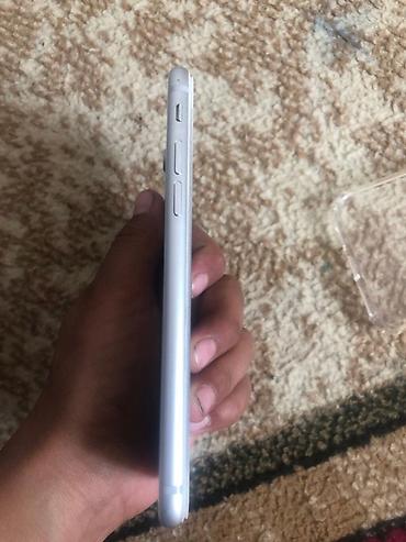 Apple iPhone: IPhone 8, Б/у, 64 ГБ, Белый, Защитное стекло, Чехол, 70 % — 9