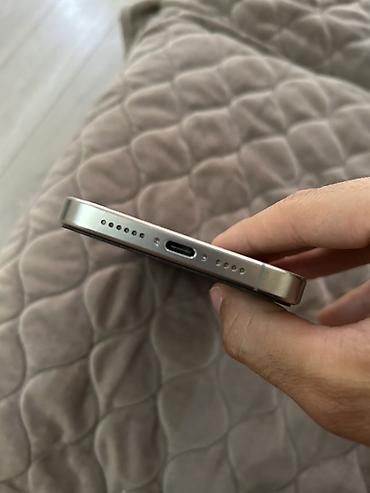 ayfon ekrani: IPhone 15 Pro, Natural Titanium, Face ID — 7
