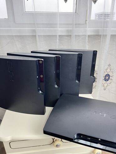 PS3 (Sony PlayStation 3): Срочно продаю ps3 slim 🕹️с памятью 500гб.Компактная и легкая консоль в