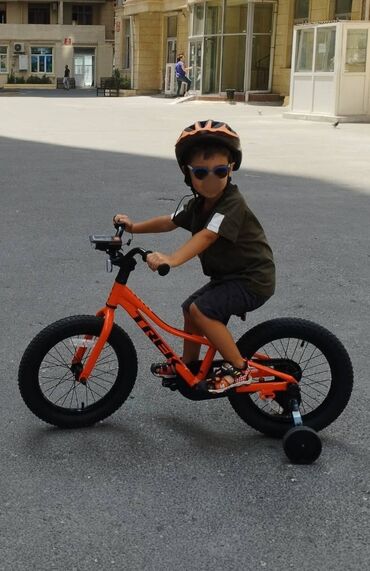 üç təkər velosiped: Dörd təkərli Uşaq velosipedi Trek, 16"