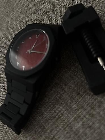 Наручные часы: Qara korpus və metal qolbaqlı analoq qol saatı - Minimalist dizayn — 2