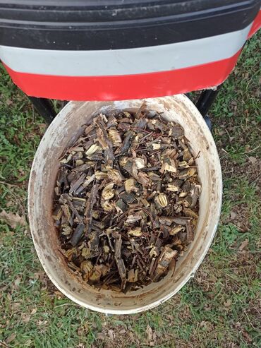 Baštenski alati i oprema: Izuzetna seckalica - drobilica za granje. Radi odlično, vrlo malo je — 16