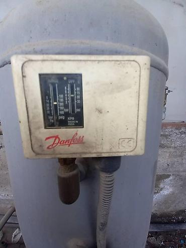 Другое оборудование для производства: Полуавтомат для выдува 5 литр ПЭТ тары. Вместе с матрицой квадратной — 9