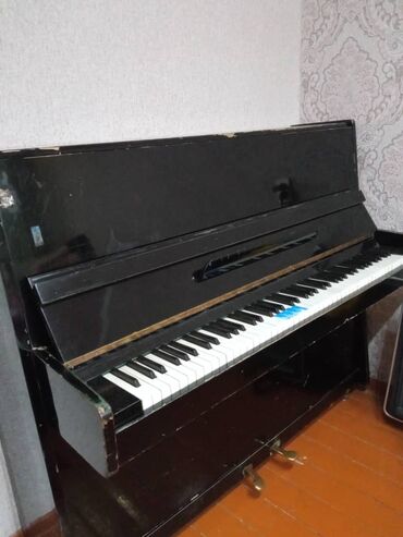 фортепиано ош: Продаю пианино Чайка, срочно,недорого,реальному клиенту возможен торг