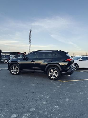 Toyota: Toyota RAV4: 2021 г., 2.5 л, Автомат, Гибрид, Кроссовер — 8