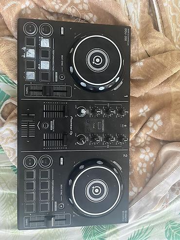 Звуковое оборудование: Pioneer DJ DDJ-200 – 2 kanallı DJ kontroller Xüsusiyyətlər: - İki — 1