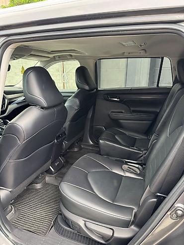 2107 салон: Toyota Highlander: 2021 г., 2.5 л, Автомат, Гибрид, Кроссовер — 10