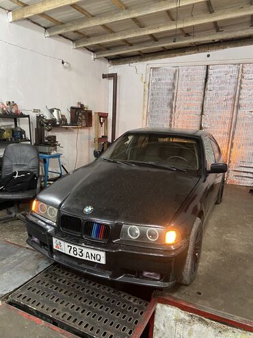 бмв 34 автомобиль: BMW 3 series: 1992 г., 2.5 л, Механика, Бензин, Седан