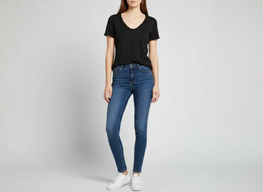 koszulka real madryt mbappe: Reserved, T-shirt damski, rozmiar M w lalafo.pl koszulka real madryt mbappe: Reserved, T-shirt damski, rozmiar M