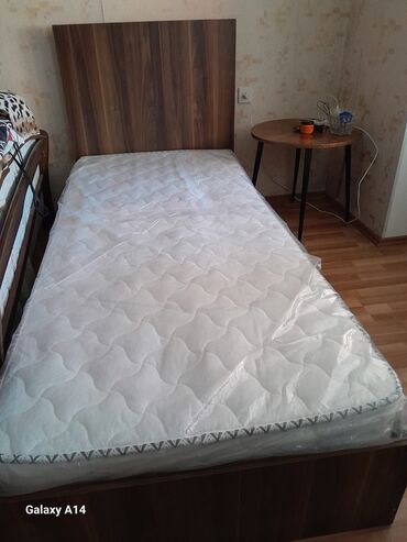 Komodlar: Təknəfərlik çarpayı, Bazasız, Matras ilə, Siyirməsiz