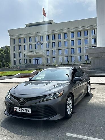 jac s7: Toyota Camry: 2018 г., 2.5 л, Вариатор, Гибрид, Седан — 1