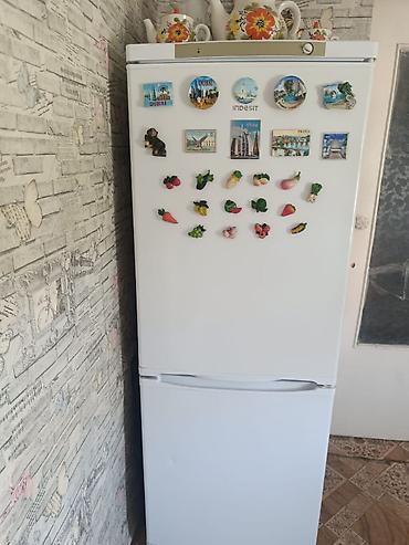 mini refrigerator: Продаю холодильник б.у Индезит морозилка работает исправно верхняя — 1