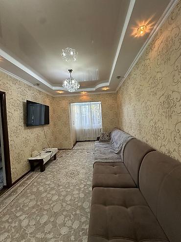 📍 2 кабаттуу үйдүн 1-кабатында жайгашкан квартира сатылат. ✨ Өзүнүн 2
