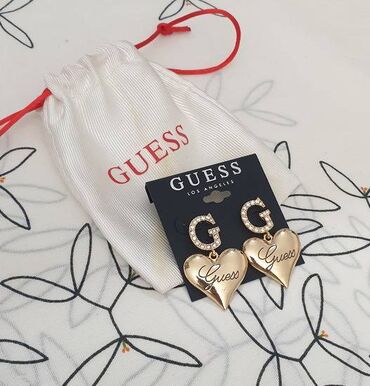 Minđuše: Minđuše na šraf, Guess