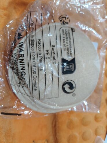 Наборы украшений: Набор бижутерии и аксессуаров Состав: - Брошь в форме пера — 15