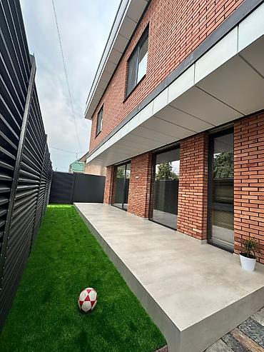 220 м², 5 комнат, Юг-2 мкр, Семейным