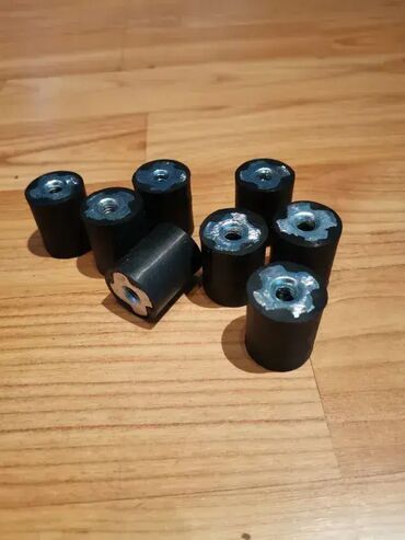 polovne gume r14: Gumeno-metalni amortizer M6 sa navrtkom Gumeni amortizeri, vibrogume