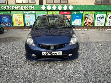 купить машину в абхазии: Honda Fit: 2002 г., 1.3 л, Вариатор, Бензин, Хэтчбэк