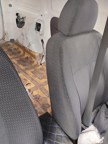 Fiat: Fiat Doblo Cargo, ağ rəng, yükdaşıma üçün praktik furqon. Texniki və — 7