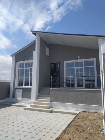 sahil qəsəbəsində təcili ev: Hövsan qəs. 3 otaqlı, 80 kv. m, Kredit var, Yeni təmirli