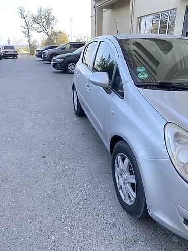 Opel: Opel Corsa CDTI, gümüşü rəng, 5 qapılı hetçbek. Texniki — 4