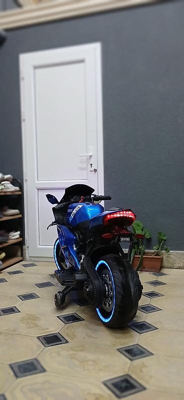 sarafan don: Uşaq elektrik motosikleti – idman üslublu, mavi rəng - Realistik — 1