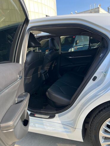 Toyota: Toyota Camry: 2020 г., 2.5 л, Гибрид — 13