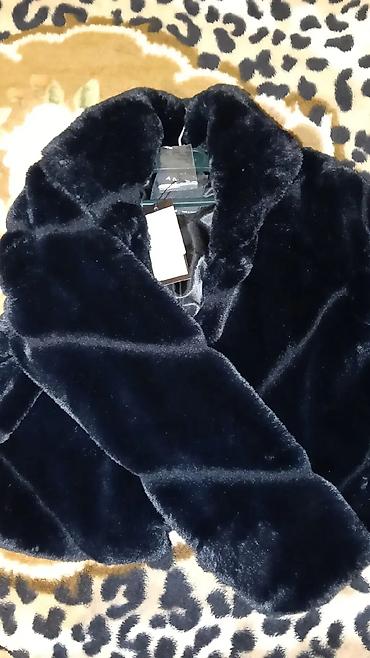 topdan geyim: Qadınlar üçün qısa süni kürk jaket - Rəng: tünd qara - Model: qısa — 2