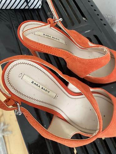 zamşa çəkmələr: Originaldi yeni adi 5.10 banatliq yerden alinmayib olcu 36 ZARA BASIC — 1