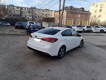 sideniya: Kia K3: 1.6 l | 2017 il Sedan — 4
