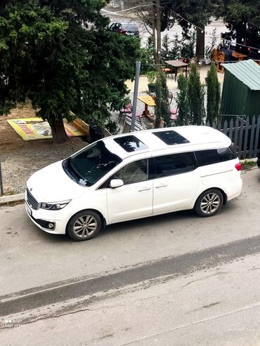 Kia: Kia Carnival (ağ rəng, miniven) - Geniş 9 yerlik salon, ailə və uzun — 12