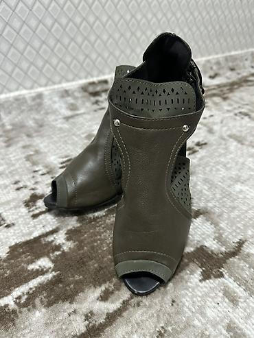 Krasofkalar və idman ayaqqabıları: Maştağadadır Çox az istifadə olunub İçində tam təzəsi də var — 26