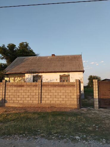 куплю дом в бишкеке без посредников: Үй, 58 кв. м, 4 бөлмө, Менчик ээси, Эски ремонт