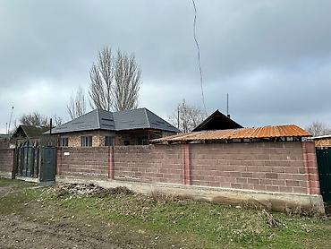 Продажа коттеджей и домов: Трёхкомнатная времянка и новый дом четыре комнатные плюс сарай 20/6 — 15