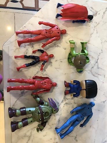 Oyuncaqlar: Super Qəhrəman fiqurları dəsti - Müxtəlif ölçülərdə plastik fiqurlar — 9