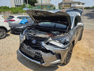 продаю аварийное авто: Lexus NX: 2018 г., 2.5 л, Автомат, Гибрид, Кроссовер