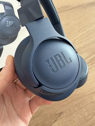 Audio: JBL Tune 770NC simsiz qulaqlıq Xüsusiyyətlər: - Adaptiv səsboğma — 7