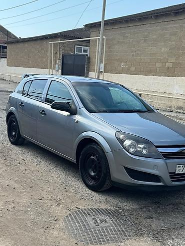 фольксваген пассат 1: Opel Astra: 1.4 л | 2009 г. 296000 км Хэтчбэк — 5