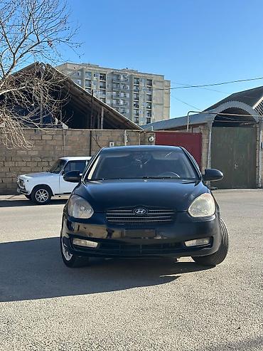 Hyundai: Hyundai Accent sedan – qara rəng Xüsusiyyətlər: - Kuzov: 4 qapılı — 2