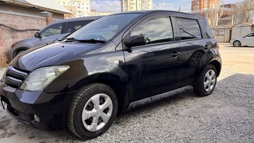 Toyota: Toyota ist: 2003 г., 1.3 л, Автомат, Бензин, Хэтчбэк