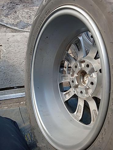 ступичный ключ: Литой диск Hyundai с шиной Hankook - Оригинальный литой диск Hyundai — 5