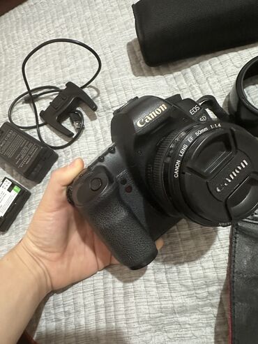 видеокамера авто: Canon mark 2….Продаю зеркалку обектив,вспышку,зарядное