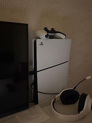 playstation 5 30th: PlayStation 5 (Disk versiyası) oyun konsolu - Rəsmi PS5 dizaynı — 1