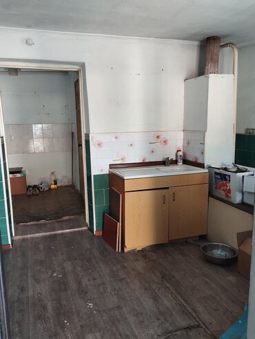 дом из сруба бишкек цена: 89 м², 3 комнаты, Старый ремонт Без мебели