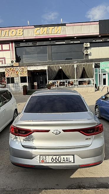 Renault Samsung: Renault Samsung SM6, серебристый седан бизнес‑класса. Кузов и дизайн — 4