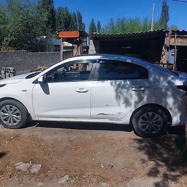 салон машины: Kia Rio: 2021 г., 1.6 л, Автомат, Бензин, Седан — 4