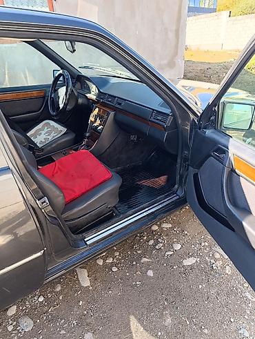 Транспорт: Mercedes-Benz W124: 1993 г., 2.2 л, Механика, Бензин, Седан — 9