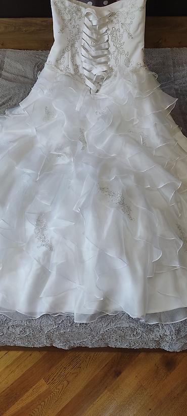 Toy paltarları və aksesuarları: Gəlinlik satılır. Los Angeles-dən 600$-a alınıb(Firma Melody Bridal — 6